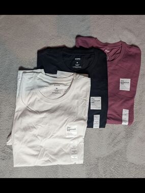 Sonoma Short Sleeve Tee in White, Black & Berry